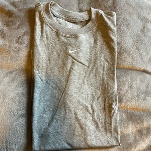 Brand New Grey Nike T-Shirt Size Small Loose Fit